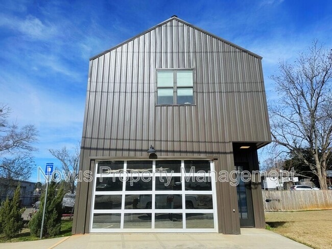 Foto del edificio - 153 Minden Ave