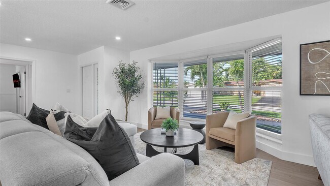 Building Photo - 2201 N 50th Ave