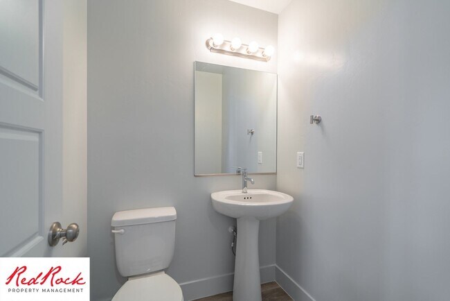 Foto del edificio - Innovative Design! 4 Bedroom Home in the Beautiful Desert Playa Community