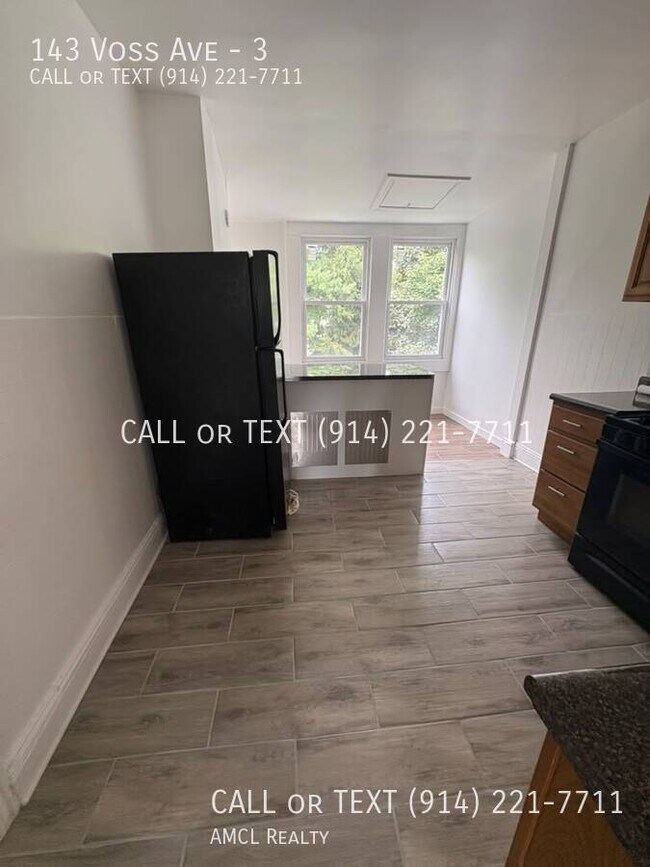Building Photo - 143 Voss Ave
