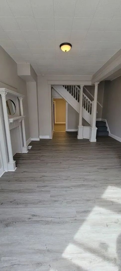 Foto del edificio - 1940 W Lexington St