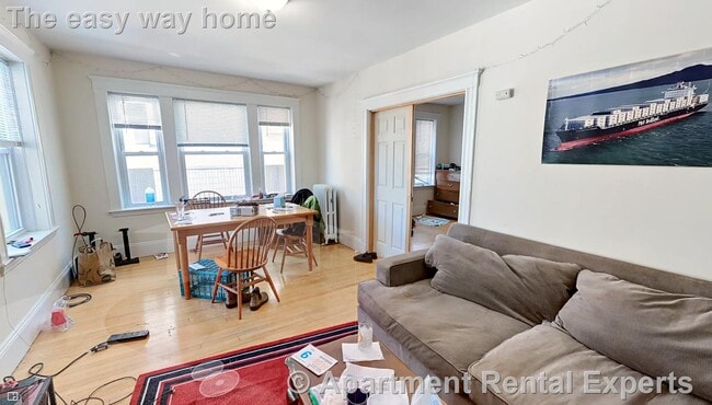 Photo - 14 Centre St Apartment