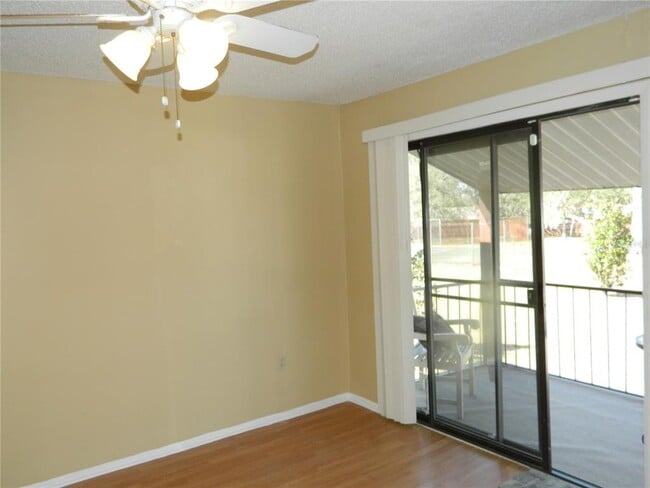 Building Photo - 302 Cherokee Ct