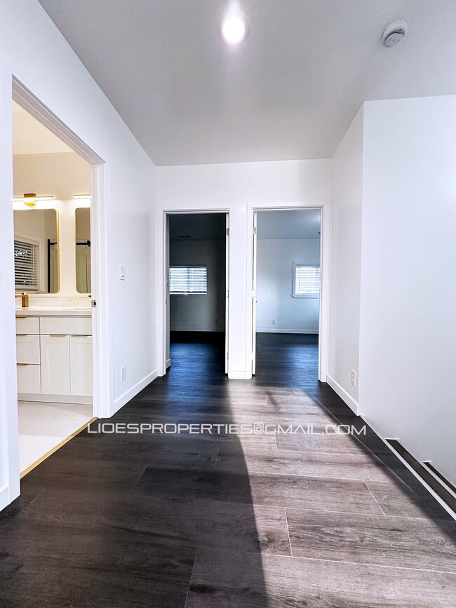 Main hallway - 2417 14th Ave S