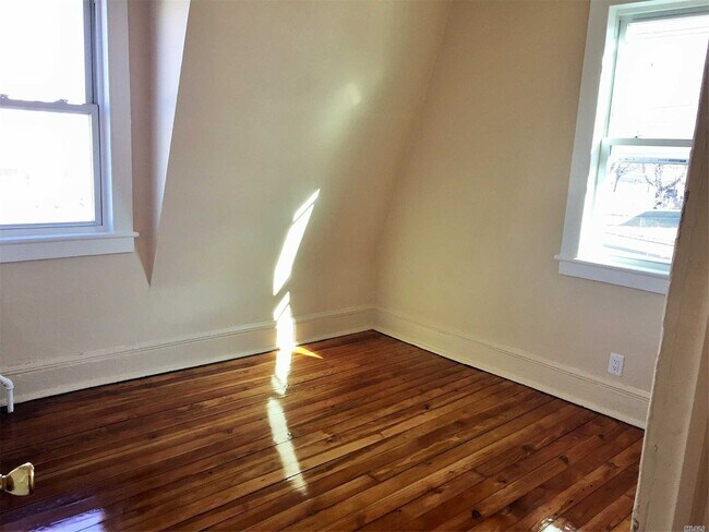 Foto del edificio - 3158 Lincoln Ave