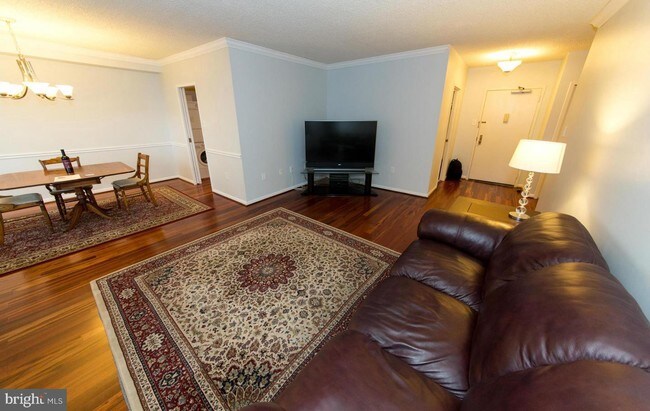 Building Photo - 3701 S George Mason Dr