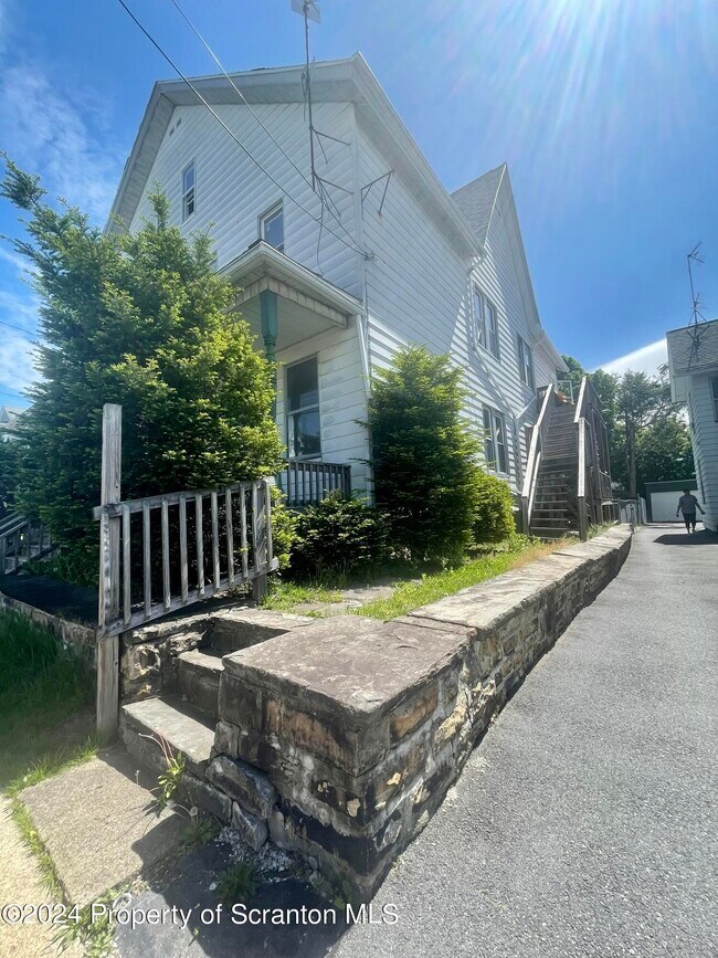 Foto del edificio - 126 S Lincoln Ave