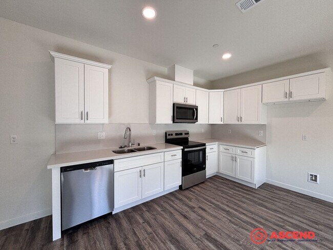 Foto del edificio - 6012 Curvy Hills Dr