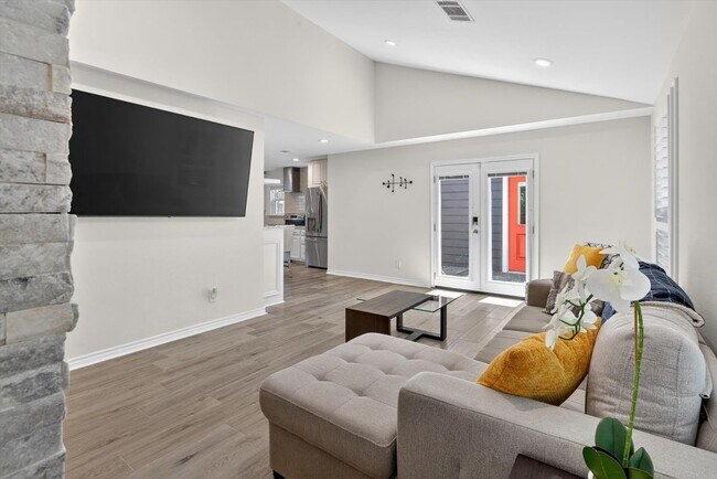 Foto del edificio - 4315 Cabell Dr