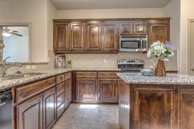 Building Photo - Great 3 Bdrm 2 Bath Home w Study in Argyle Tx