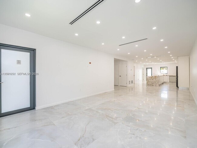 Foto del edificio - 30 NW 41st St