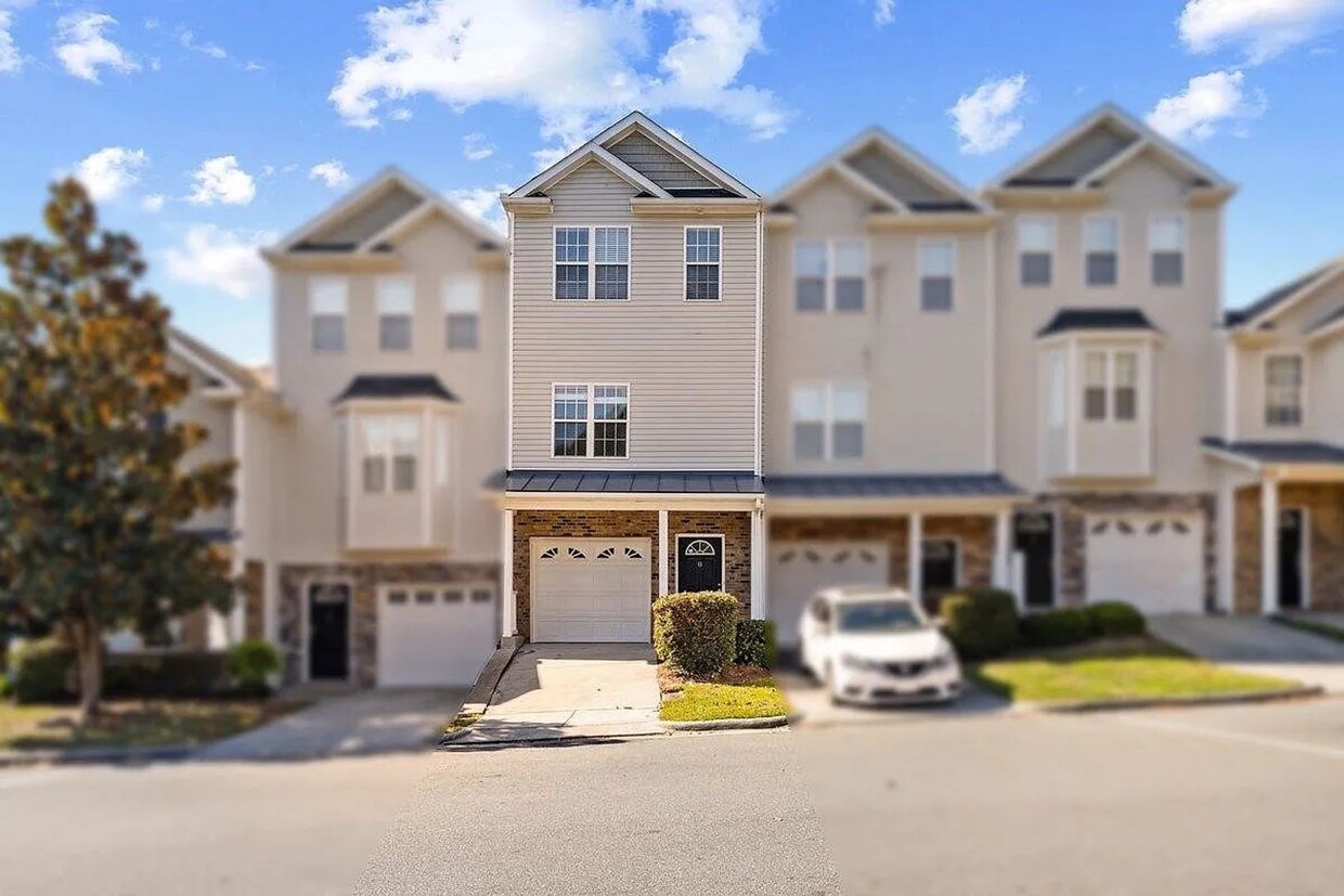 Primary Photo - Spacious 3-Bedroom Townhome in Ganyard Farm