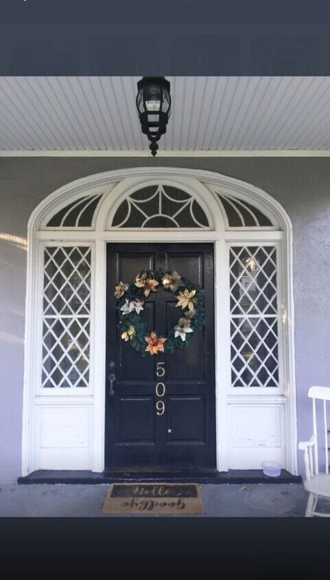 Foto principal - 1 Bedroom 3rd Floor Attic Apartment in Old...