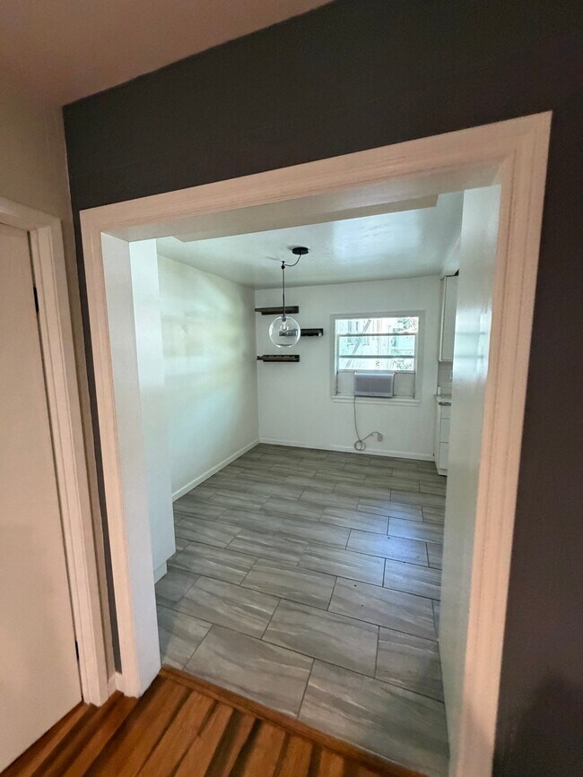 Foto del edificio - 5842 Bowcroft St