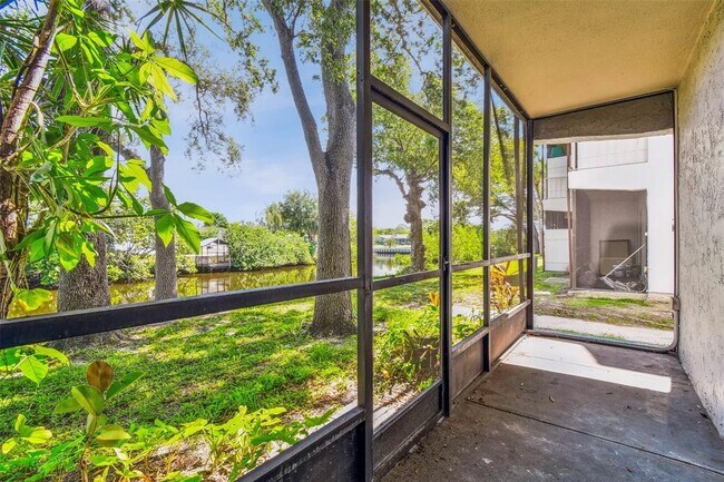 Foto del edificio - 9125 Tudor Dr