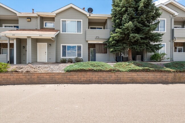 Building Photo - 905 S Zeno Way