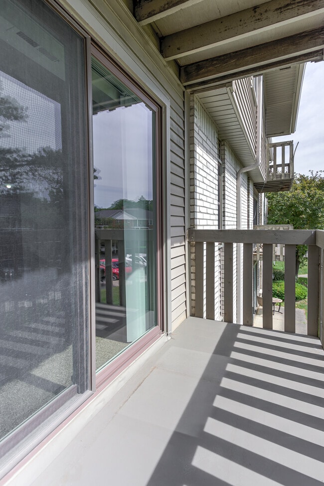 Foto del edificio - 32005 W 12 Mile Rd