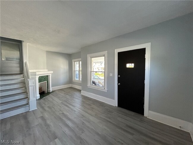 Building Photo - 10136 North Blvd