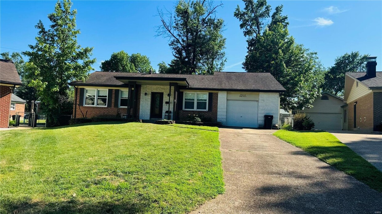 9637 Hale Dr, Affton, MO 63123 House Rental in Affton, MO