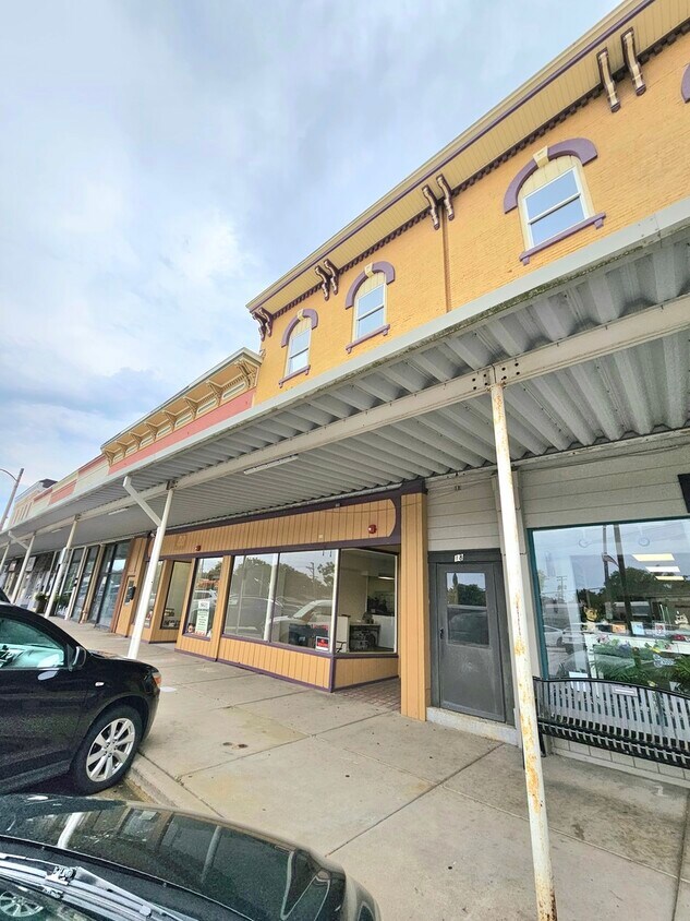 18 E Railroad St, Sandwich, IL 60548 House Rental in Sandwich, IL