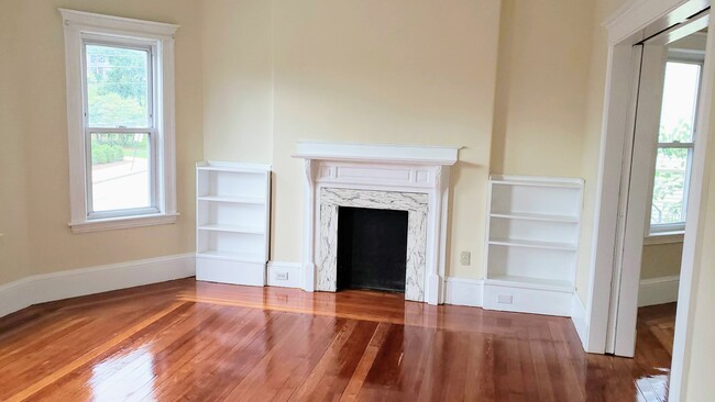 Living room - 217 College Ave