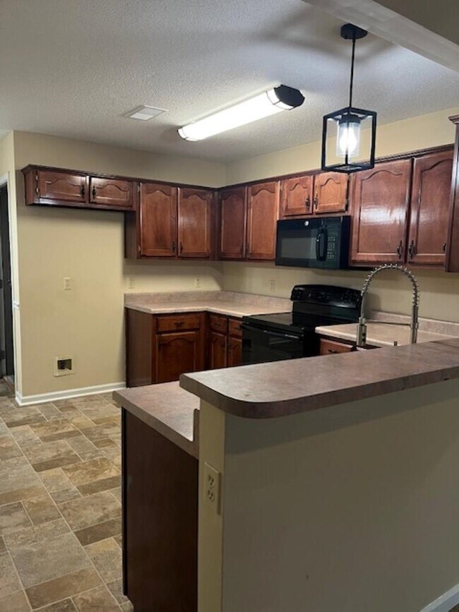 Building Photo - 2972 Woodland Ash Cove