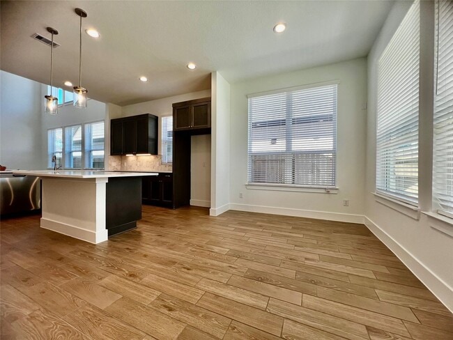 Foto del edificio - 10638 Blossom River Dr