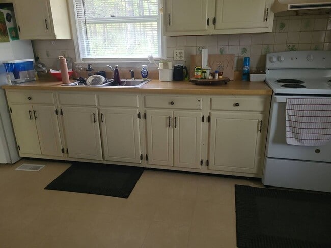 Building Photo - New Rental in King George Coming Soon
