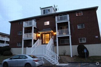Building Photo - 616 Boston Post Rd E
