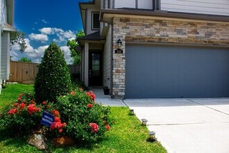 Building Photo - 206 Fulton Station Dr