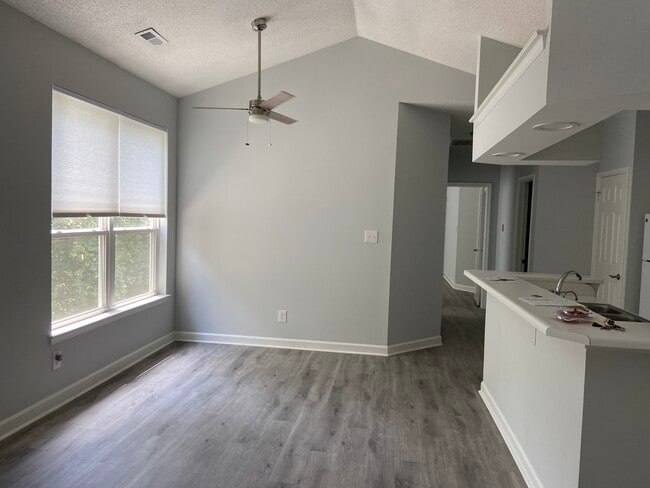 Building Photo - 3205 Jade Ct
