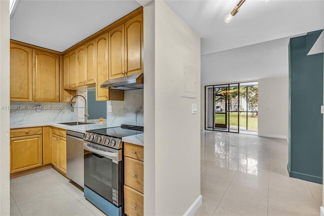 Building Photo - 8400 SW 133rd Avenue Rd