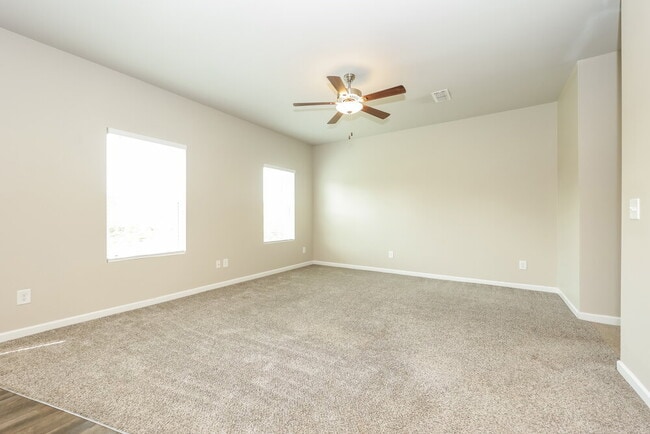 Foto del edificio - 2220 Lismore Dr