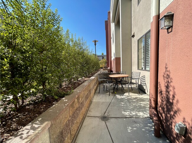 Building Photo - 1060 S 3rd St