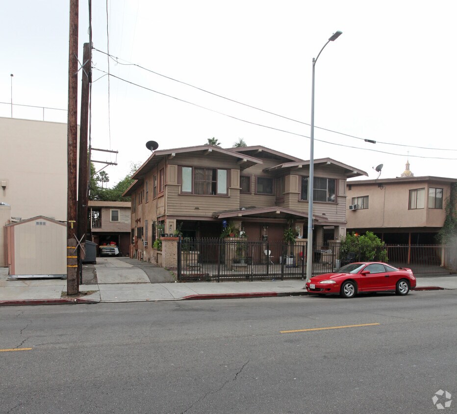 Primary Photo - 6602 Selma Ave