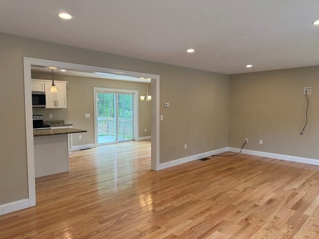 Building Photo - 59 Wenham Rd