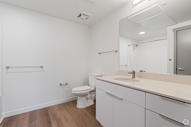 The Grandview - Primary Bedroom Bathroom - Kinect at Southport