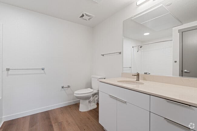 The Grandview - Primary Bedroom Bathroom - Kinect at Southport