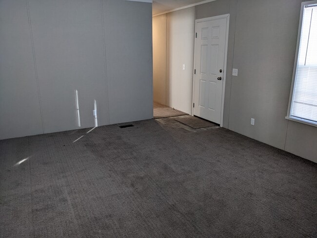 Foto del edificio - 3617 N Grand Ave E