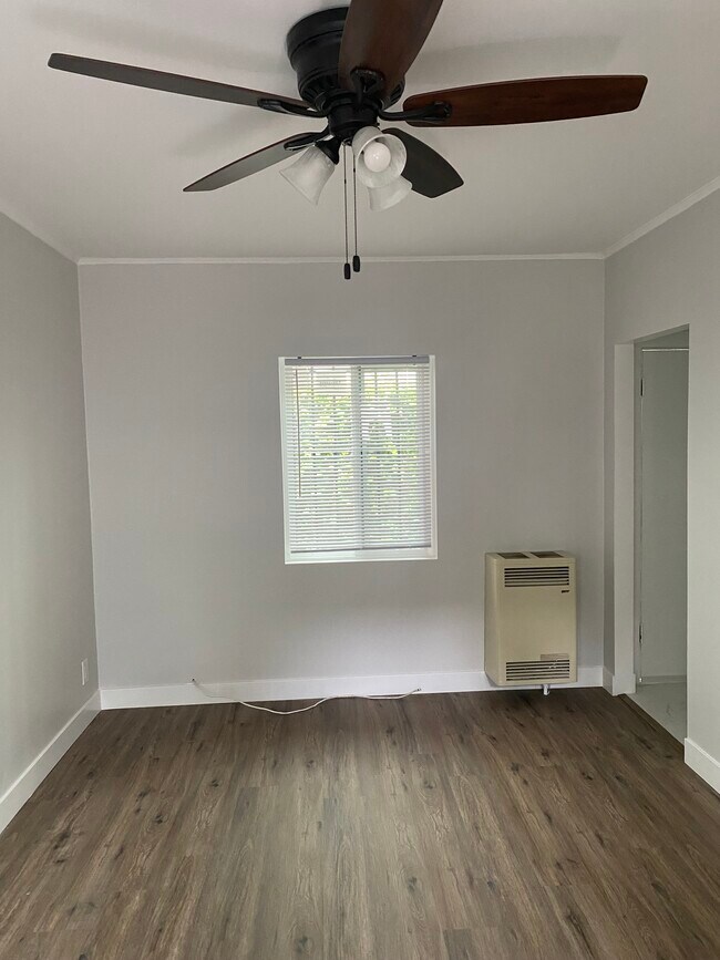 Foto del edificio - 1145 N Formosa Ave