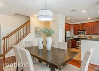 Building Photo - 2 br, 2.5 bath House - 120 Rock Creek Dr