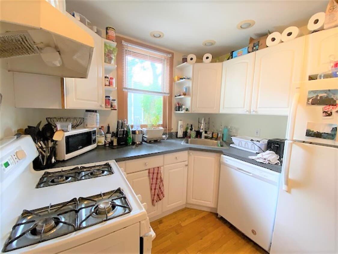 Primary Photo - 337 Columbia St