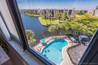 Building Photo - 22 Royal Palm Way