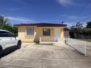Building Photo - 3821 SW 89th Ct