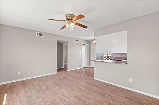 Foto del edificio - 1625 Mary K Ln