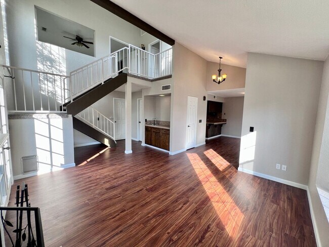 Foto del edificio - $2,295 Villa & Barstow, 3 Bedroom Condo - ...