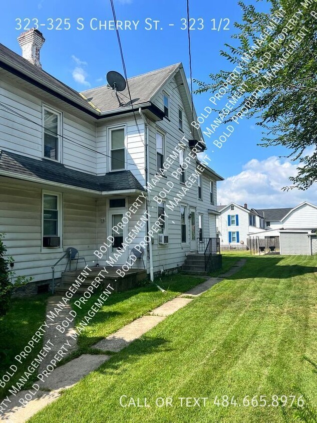 Primary Photo - 323-325 S Cherry St.-323 1/2