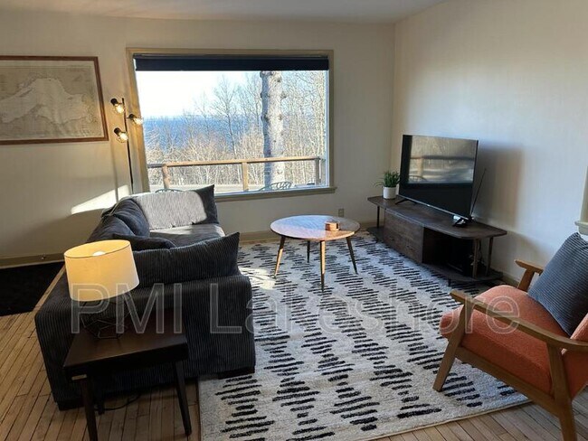 Foto del edificio - 1215 E Skyline Pkwy