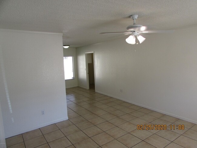 Building Photo - 1020 W La Jolla Dr