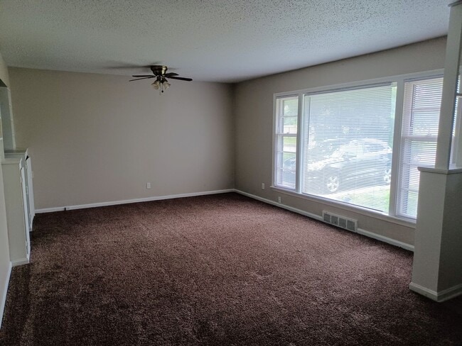 Building Photo - Cozy 3 bedroom, 1 bath home on Northeast side
